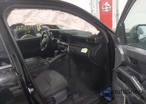 2024 Toyota Tacoma Sr z USA, uszkodzony, nr VIN 3TYLD5KN7RT001359